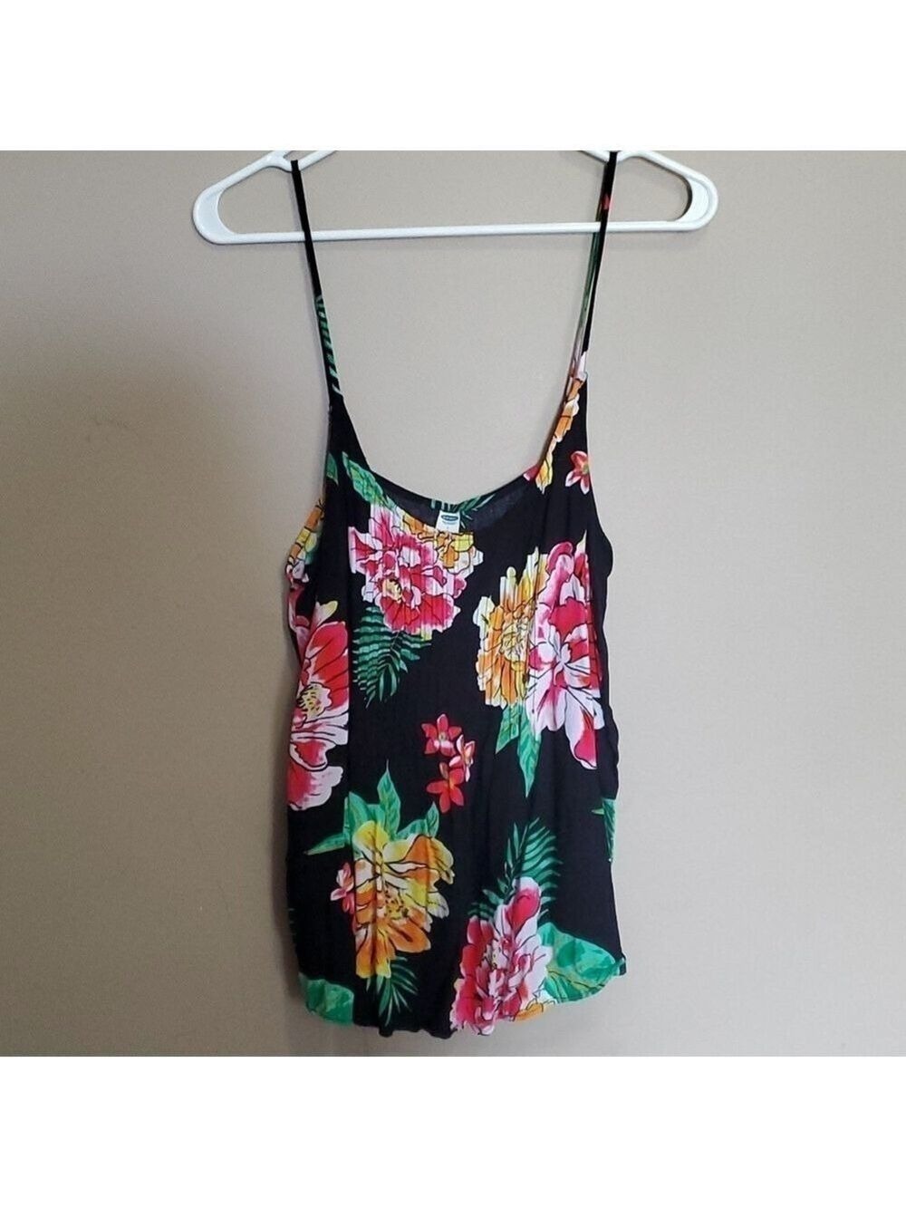 Old navy crop top size large